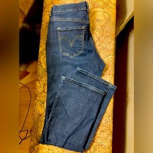 Women's Levi's Short Size 6